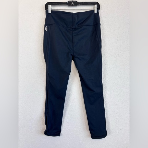 Free People Movement Infinity Crop Cutout Leggings in black Size Large - Picture 4 of 11